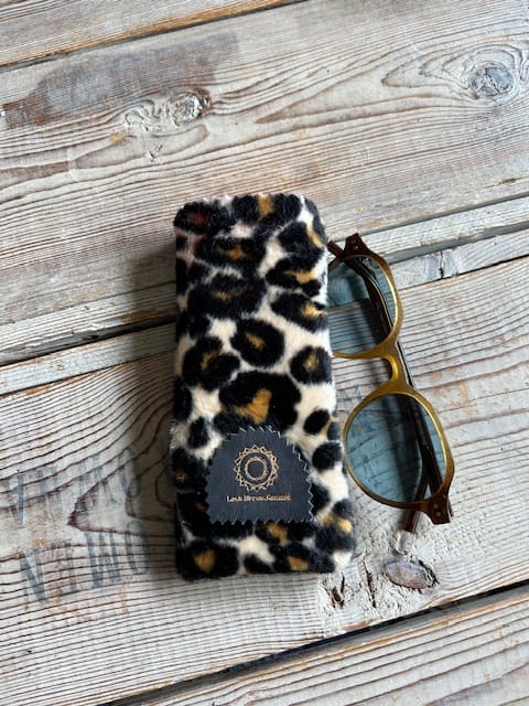 Brilhoesje van bontachtige panterprint