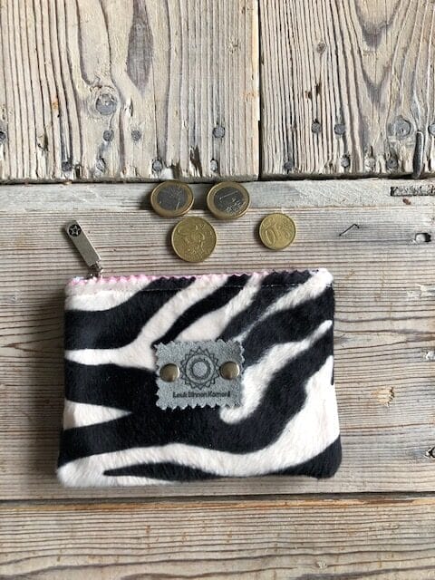 Portemonneetje met rits van bontachtige zwart witte zebraprint