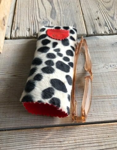 Brilhoesje van zachte gevlekte bontachtige cheetahprint