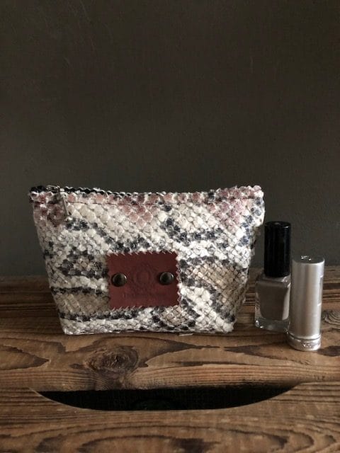 Make-up tasje met ritsje van leatherlook slangenprint beige, roze en goud