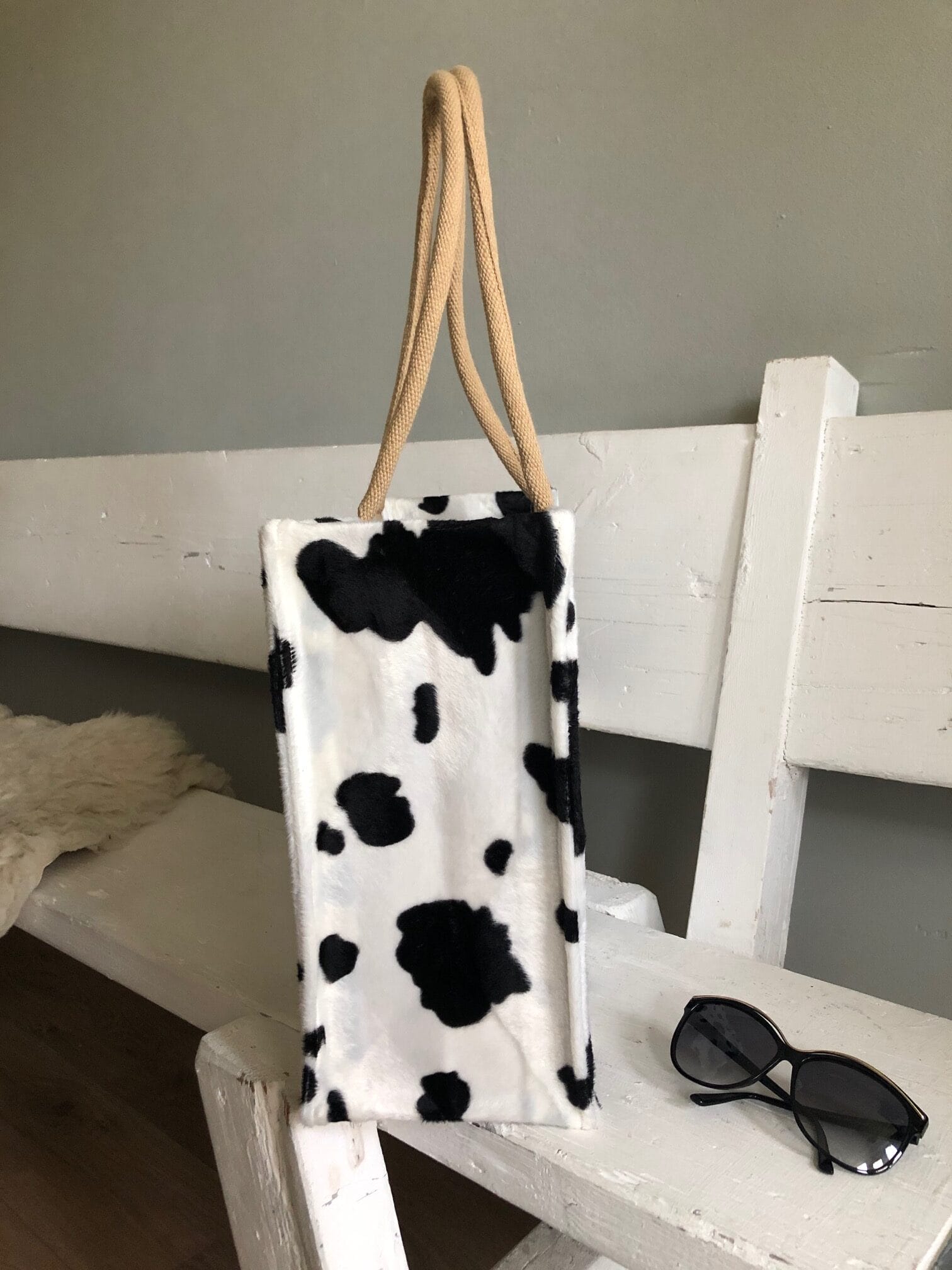 Duurzame jute shopper bekleed met bontachtige zwart witte koeienprint - Afbeelding 5