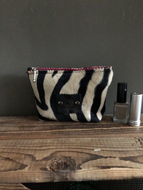 Make-up tasje met ritsje van bontachtige beige zebraprint
