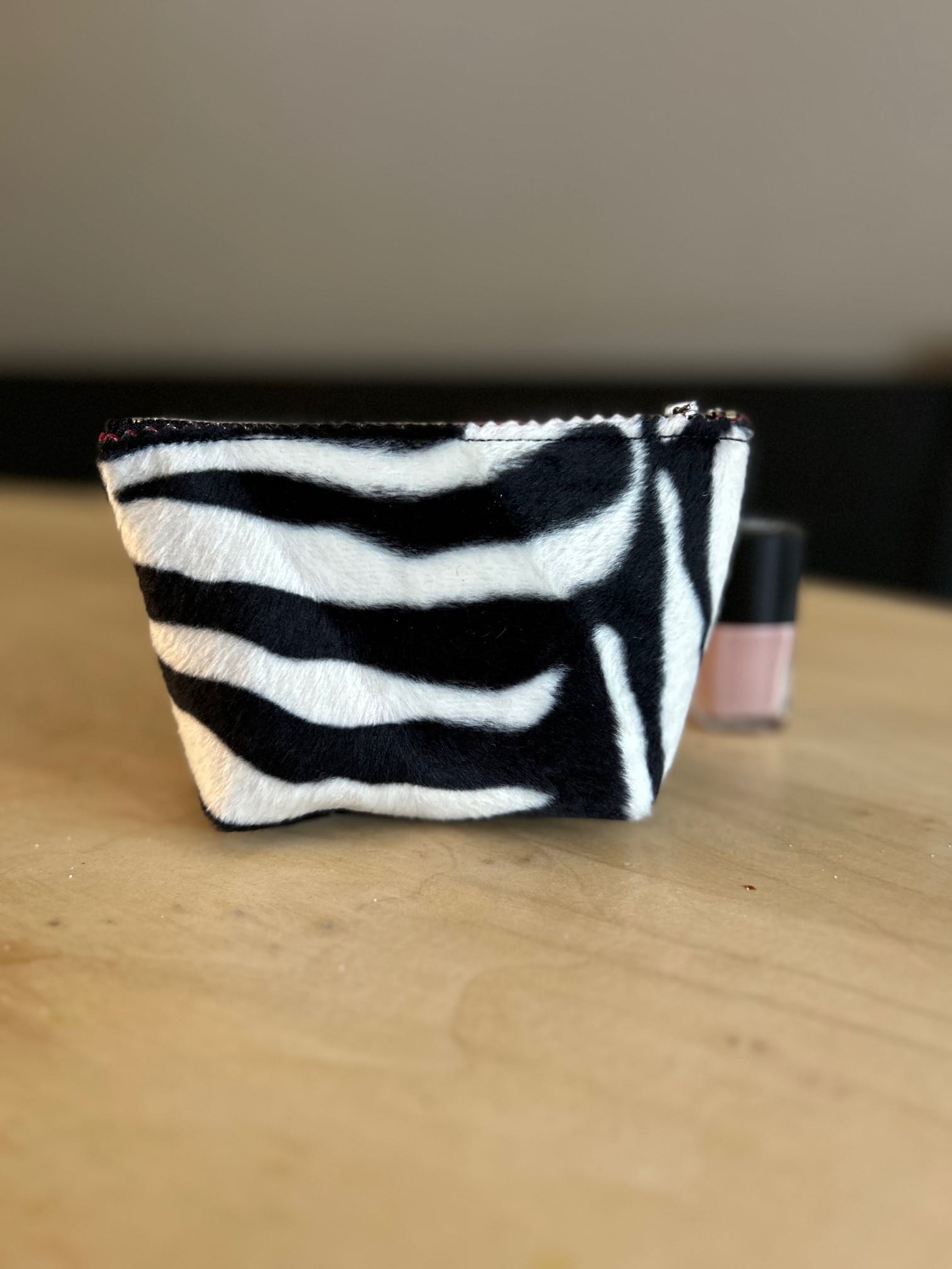 Make up tasje van zwart witte zebraprint