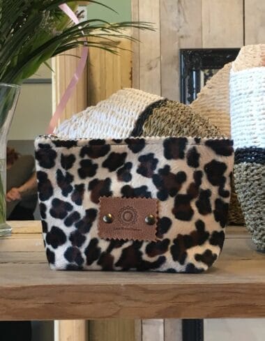 Make-up tasje met ritsje van bontachtige panterprint