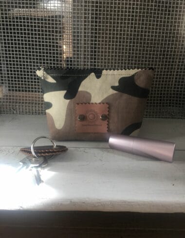 Make-up tasje met ritsje in camouflageprint