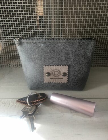 Make-up tasje met ritsje van grijze leatherlook