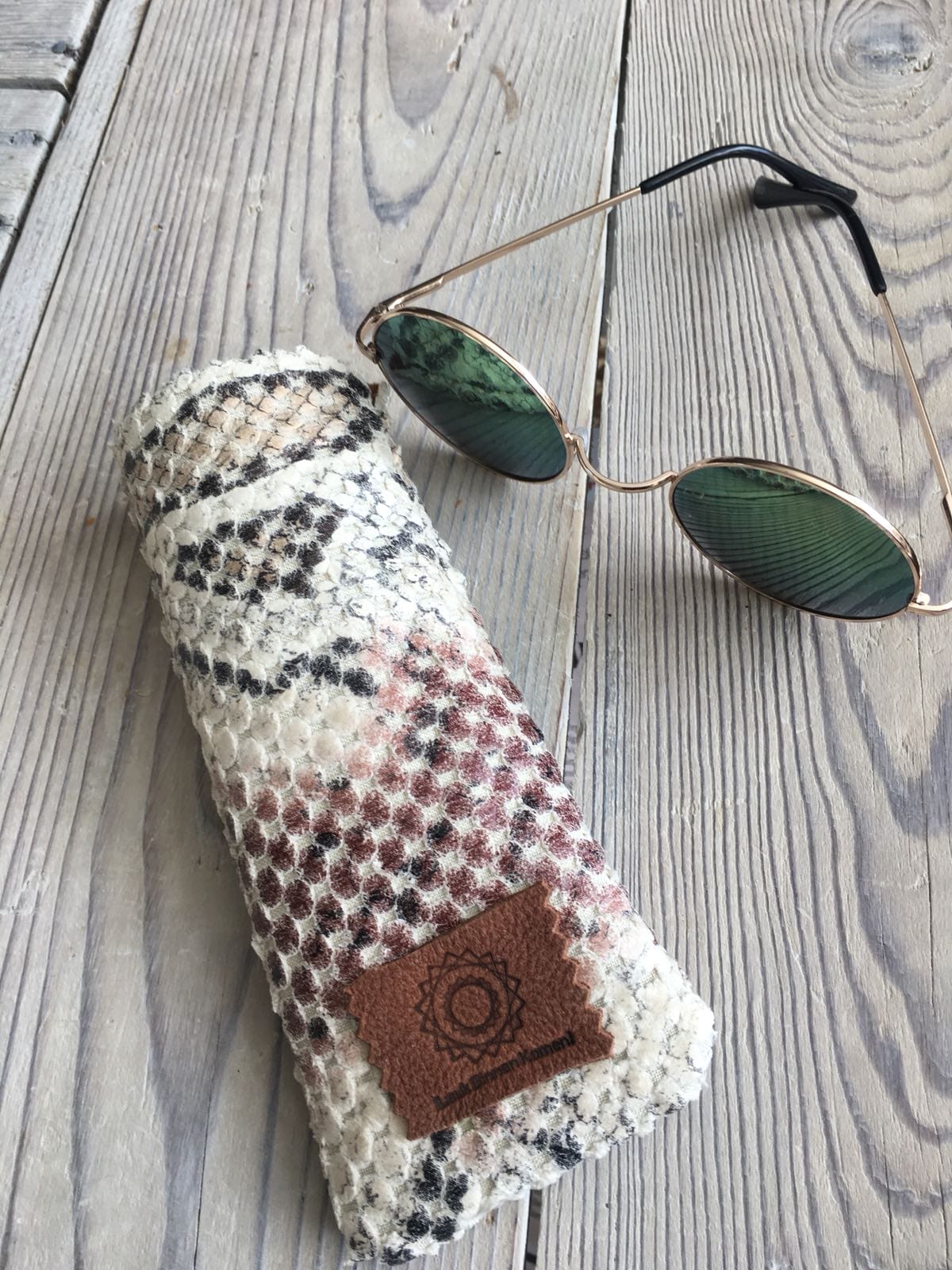 Brilhoesje van leatherlook slangenprint roze en een vleugje goud - Afbeelding 2