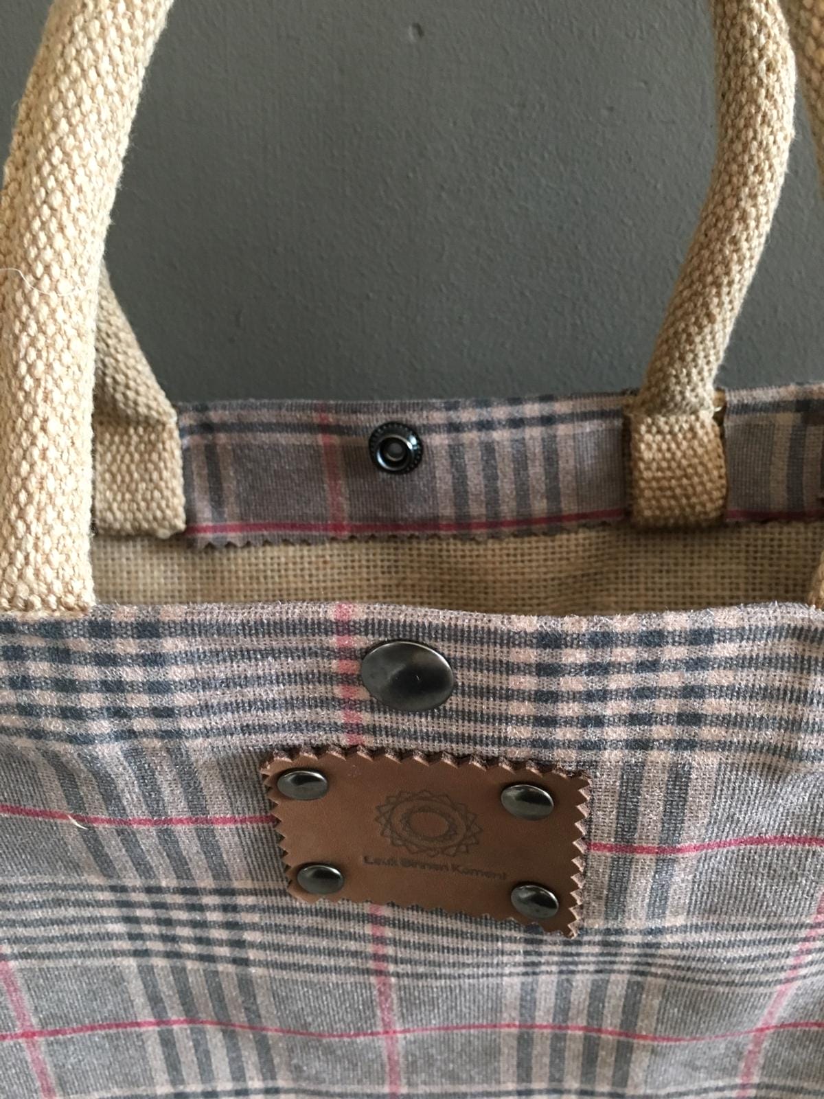 Handtas bekleed met geruite suedine - Afbeelding 2