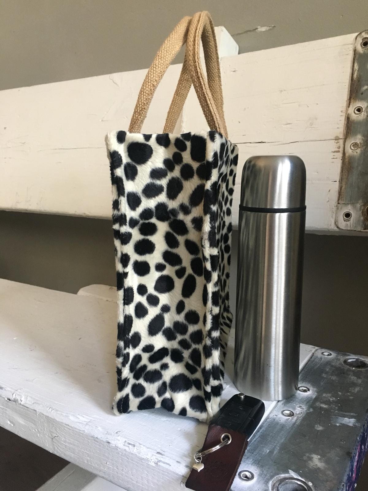 Handtas bekleed met bontachtige zwart beige cheetahprint - Afbeelding 2