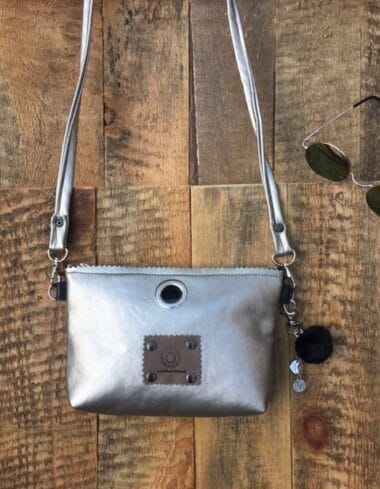 Cross-over festivaltasje van zilveren leatherlook