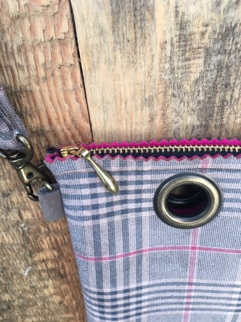 Cross-over handmade festivaltasje in geruite suedine-achtige stof - Afbeelding 3