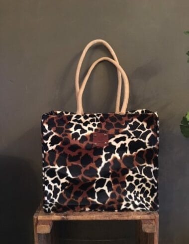 Duurzame jute shopper bekleed met bontachtige dierenprint