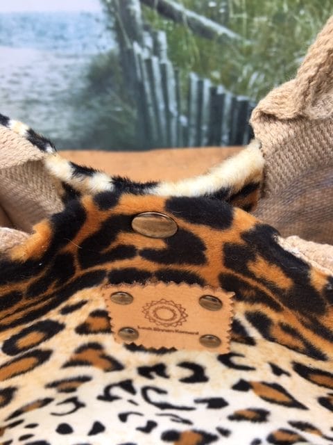 Kleine jute tas bekleed met bontachtige stof in luipaardprint - Afbeelding 4