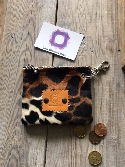 Portemonneetje met sleutelhanger van bontachtige dierenprint