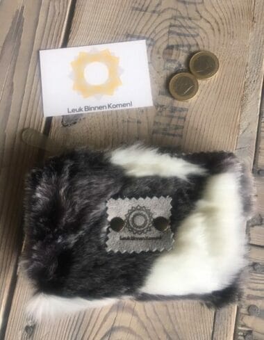 Portemonneetje met rits, van superzachte bontachtige grafische fakefur