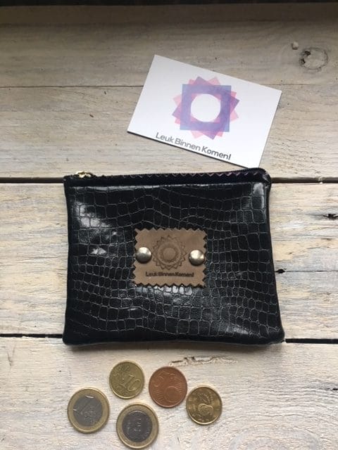 Portemonneetje van zwarte leatherlook lak