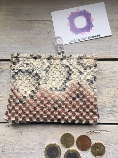 portemonneetje van leatherlook slangenprint roze en een vleugje goud - Afbeelding 2