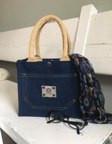 Kleine jute tas bekleed met stoere blue denim / blauwe spijkerstof