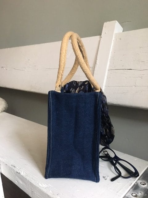 Kleine jute tas bekleed met stoere blue denim / blauwe spijkerstof - Afbeelding 2