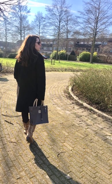 Handtas bekleed met stoere donkergrijze leatherlook - Afbeelding 2