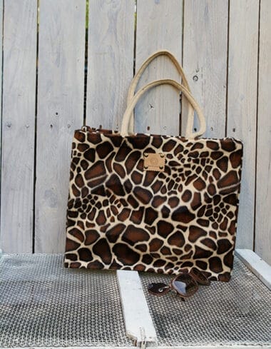 Duurzame jute shopper bekleed met bontachtige bruin beige giraffeprint