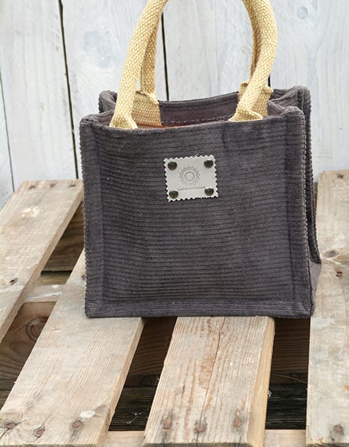 Klein jute tasje bekleed met stoere grijze ribcord met zak en riempje - Afbeelding 2