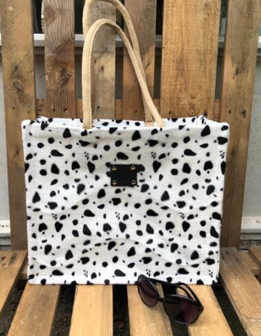 Duurzame jute shopper bekleed met bontachtige dalmatiërprint