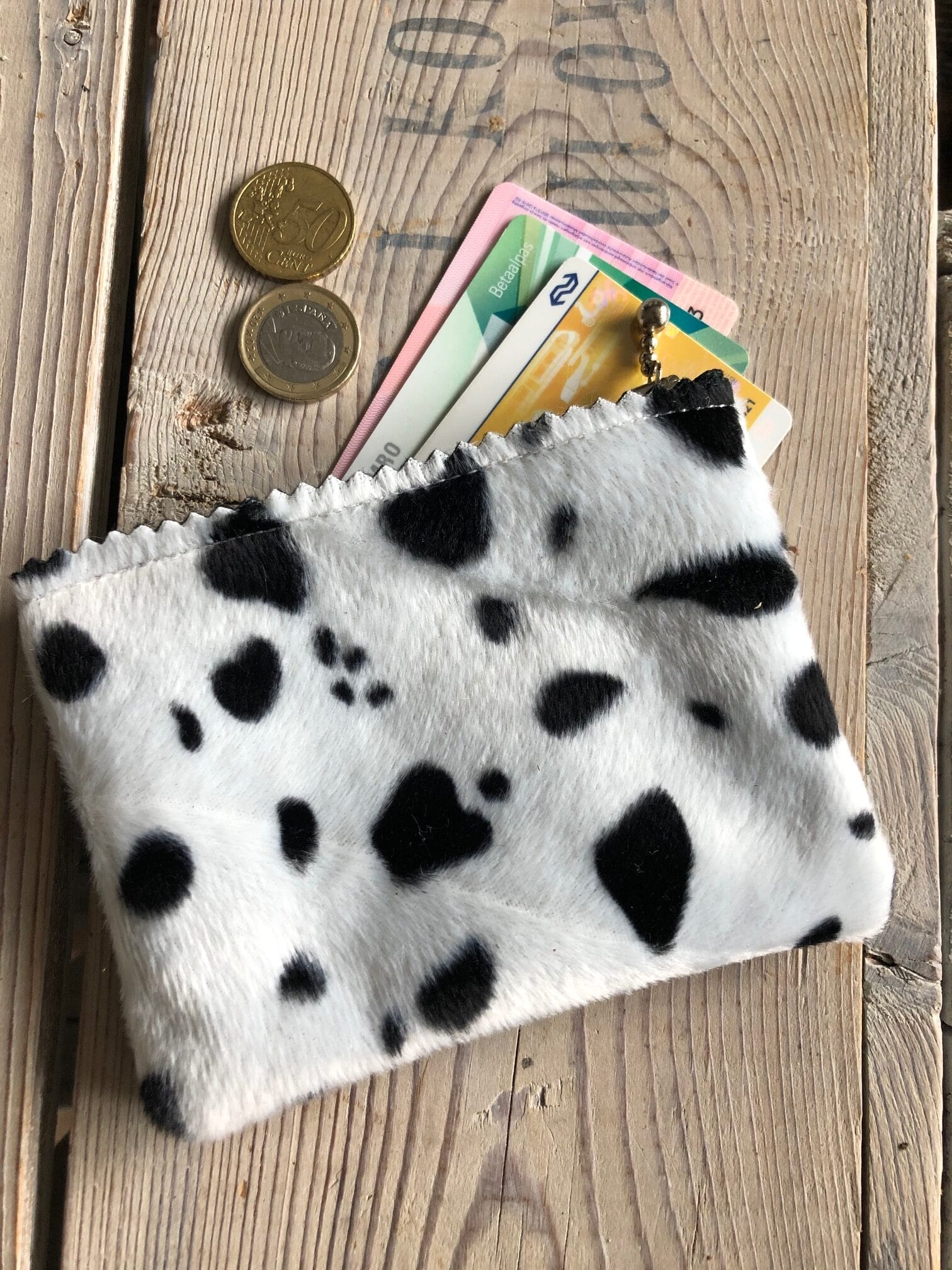 Portemonneetje met ritsje van bontachtige dalmatiërprint - Afbeelding 2