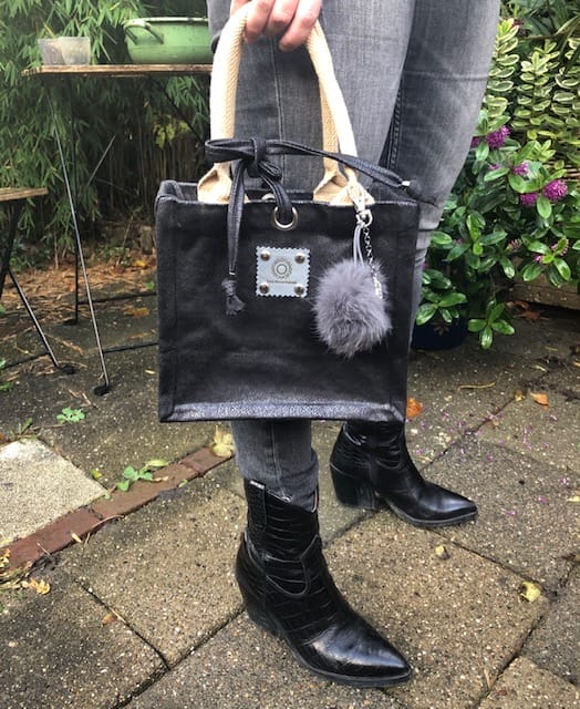 Handtas bekleed met een mooie zwarte leatherlook - Afbeelding 5