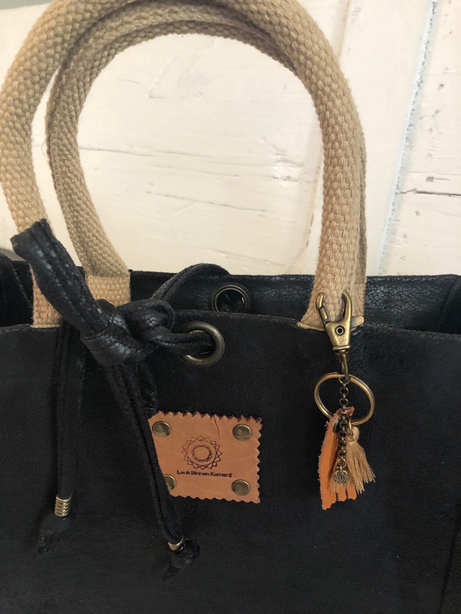 Handtas bekleed met een mooie zwarte leatherlook - Afbeelding 3