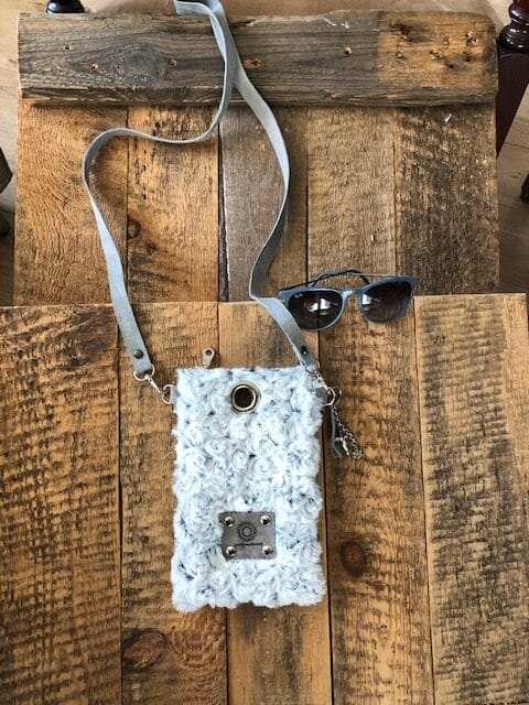 Cross-over festivaltasje van zachte heel lichtgrijs fake bont - Afbeelding 2