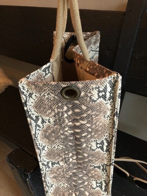 Duurzame shopper bekleed met beige zalm leatherlook slangenprint - Afbeelding 5