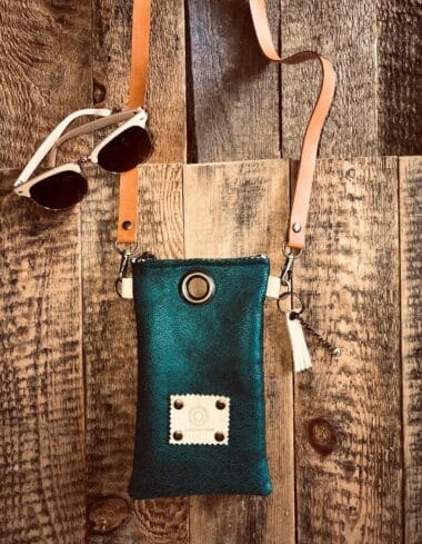 Cross-over festivaltasje van petrolgroene leatherlook