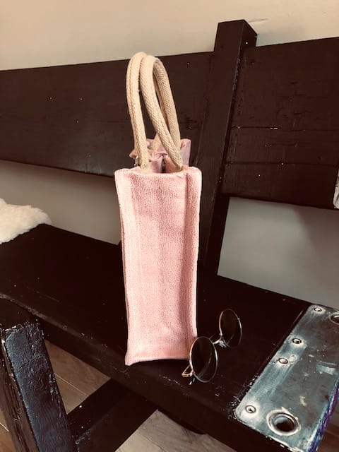 Handtas bekleed met een mooie poederroze leatherlook - Afbeelding 3