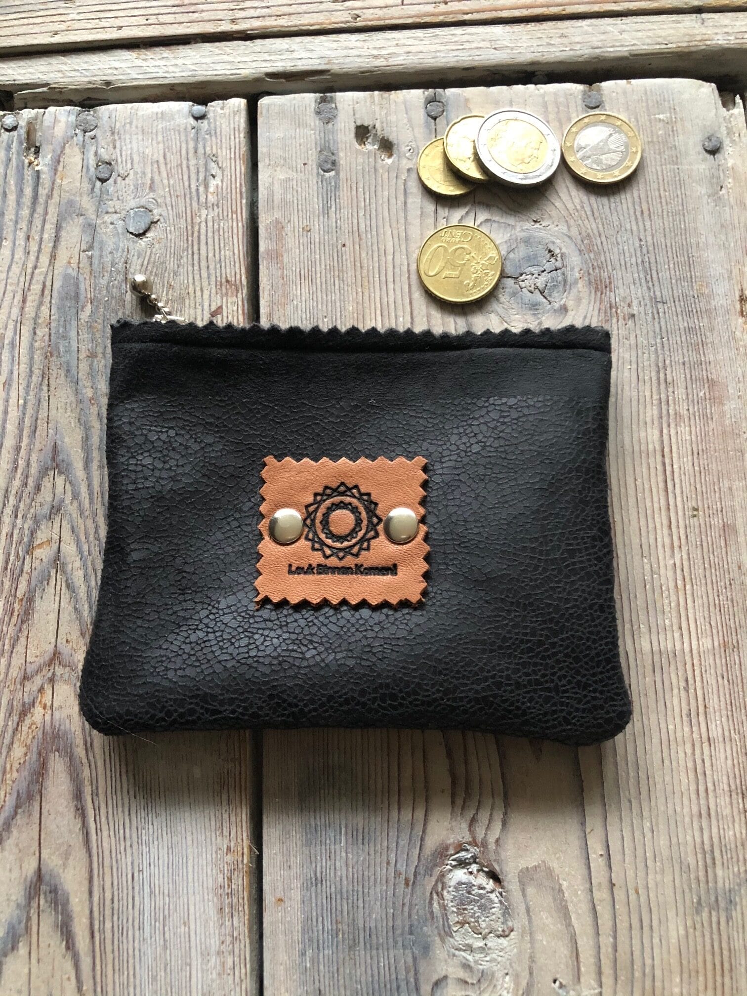 Portemonneetje met ritsje van zwarte leatherlook