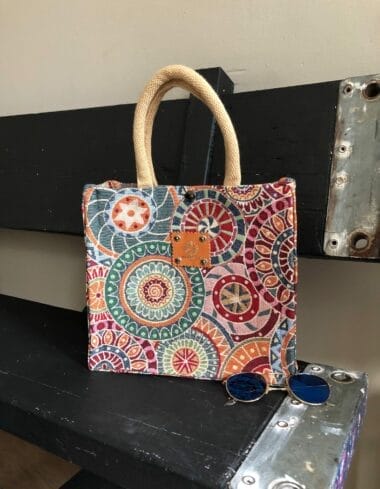 Handtas bekleed met gobelin in retro look