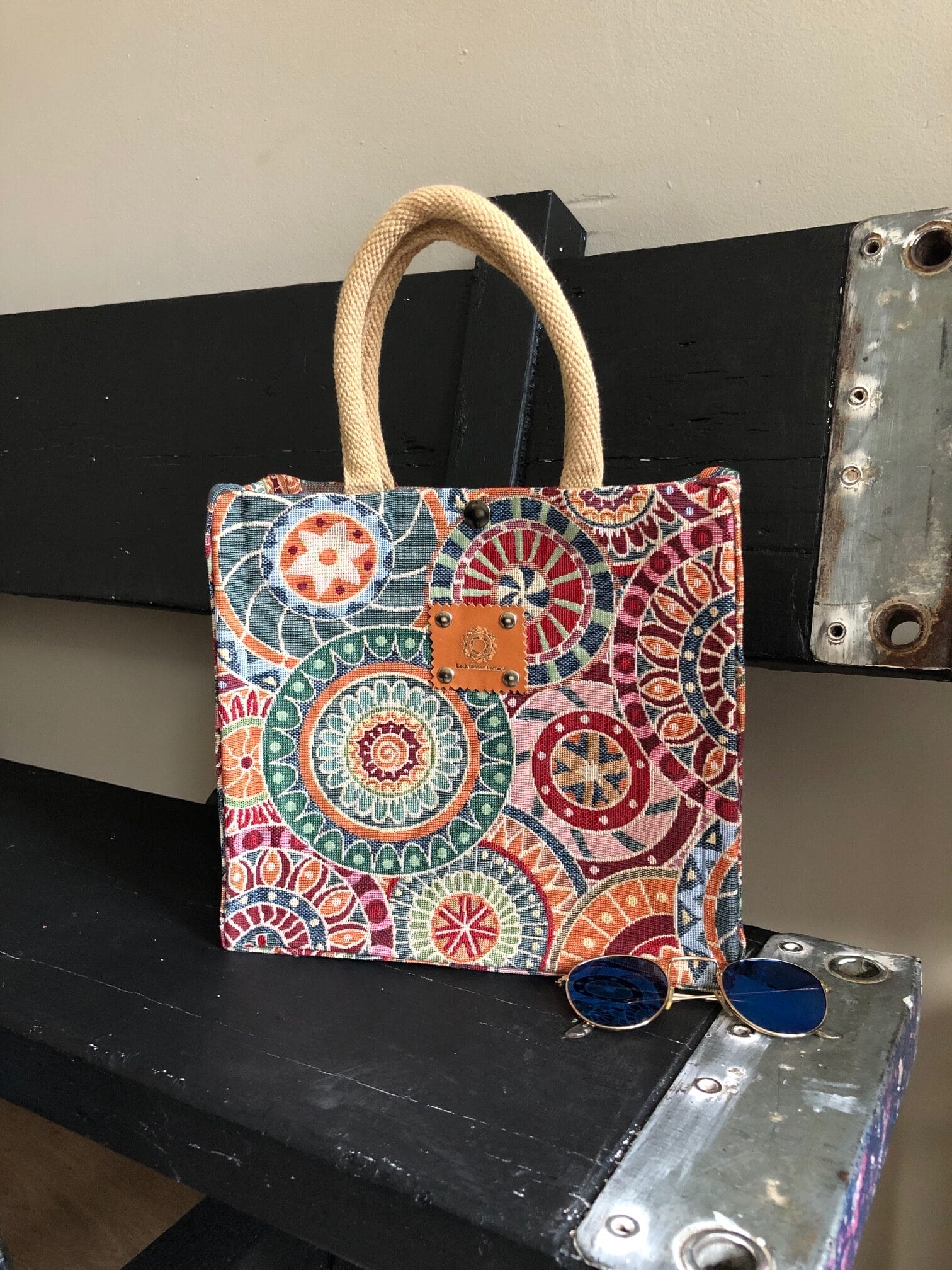 Handtas bekleed met gobelin in retro look