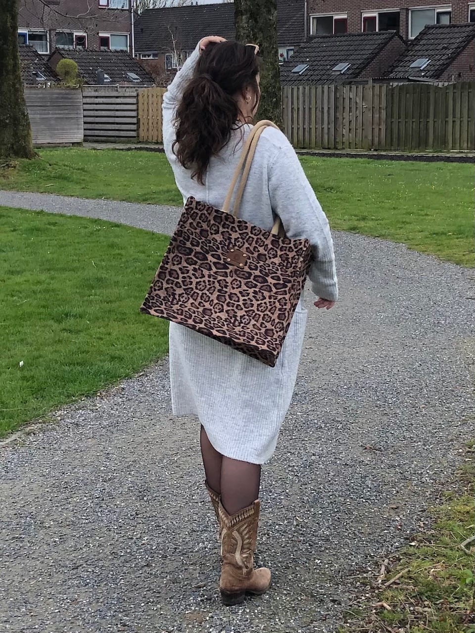 Duurzame shopper bekleed met bruine suedine panterprint