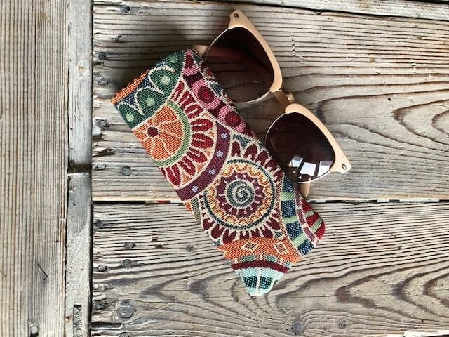 Brilhoesje van gobelin in retrolook