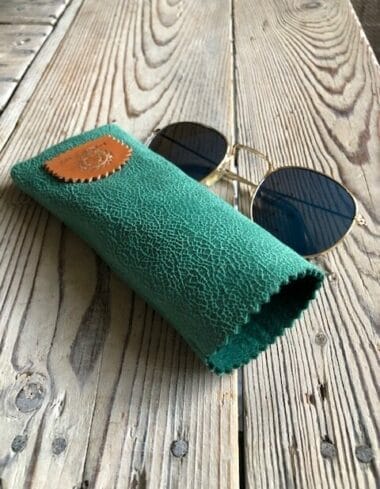 Brilhoesje van zeegroene leatherlook