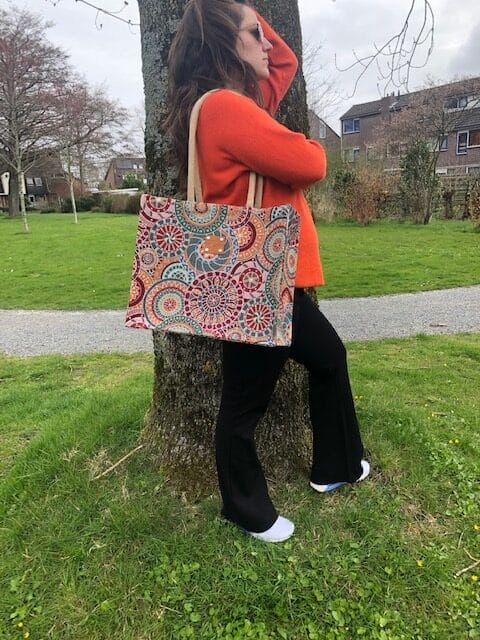 Duurzame shopper bekleed met gobelin in retro look