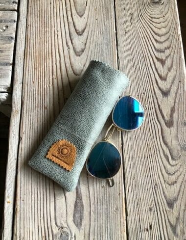 Brilhoesje van mintgroene leatherlook