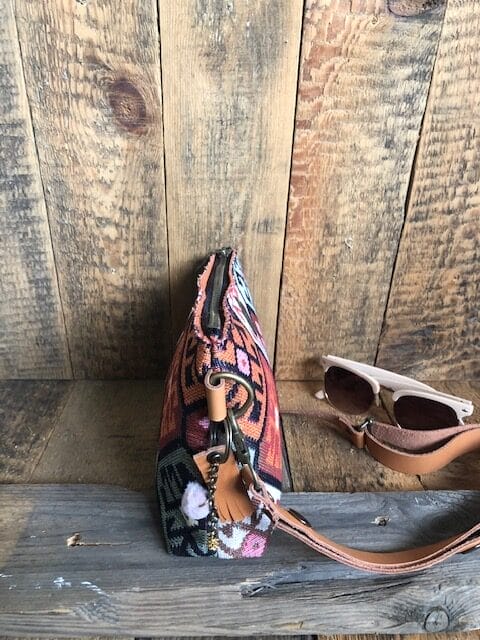 Heuptasje van gobelin in retro to the max met verstelbare leren riem - Afbeelding 3