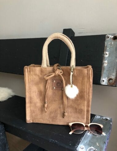 Handtas bekleed met camelkleurige leatherlook