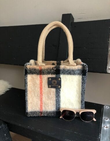 Kleine jute tas bekleed met geruite coocked wool Vianna