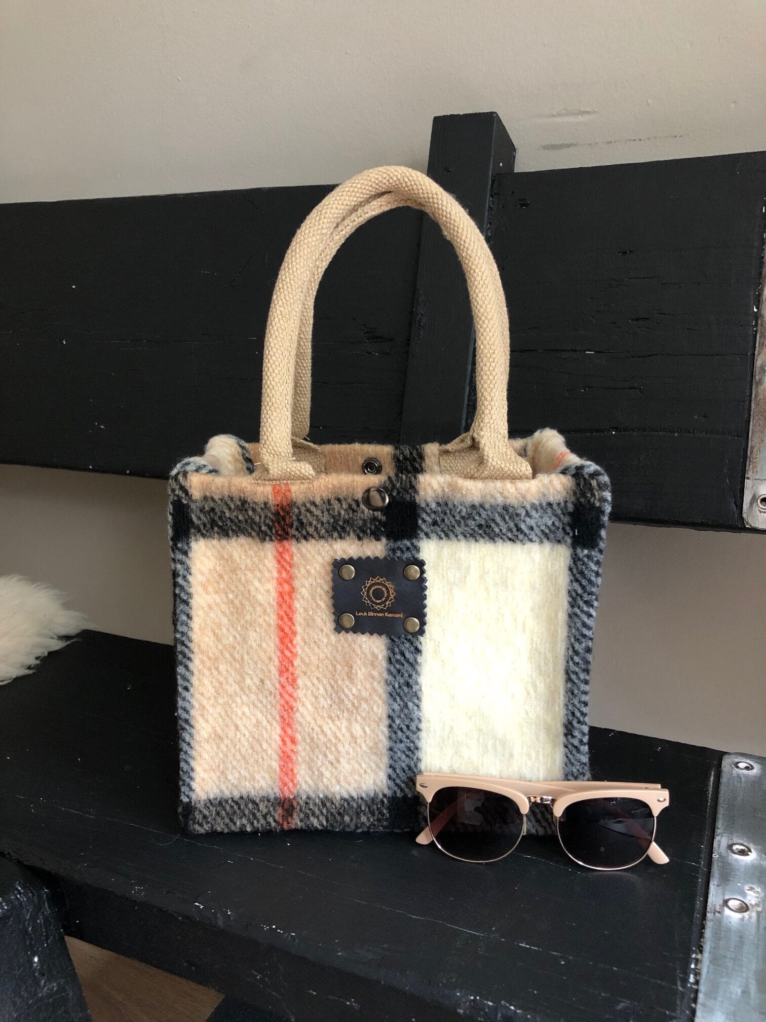 Kleine jute tas bekleed met geruite coocked wool Vianna