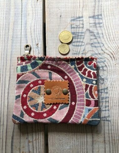 Portemonneetje met rits van gobelin in retro look