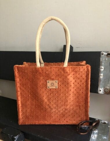 Duurzame jute shopper bekleed met zachte cognackleurige nopjesstof