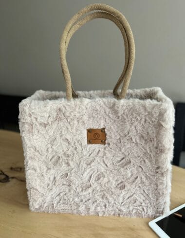 shopper bekleed met superzachte beige fake fur