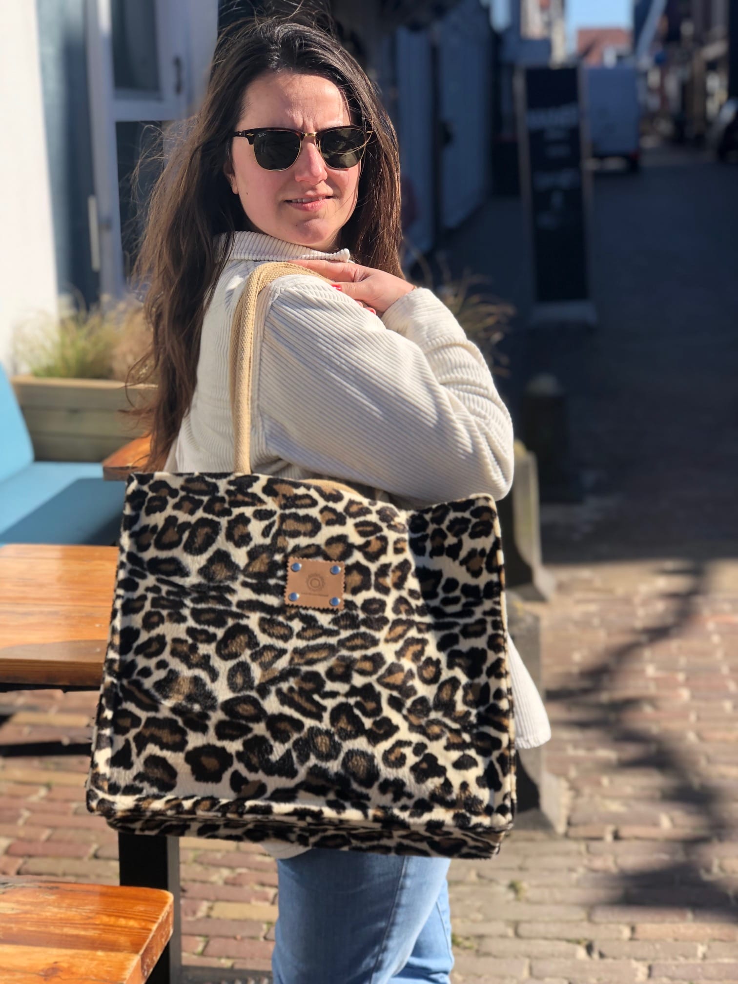 Duurzame jute shopper bekleed met bontachtige stof in panterprint - Afbeelding 2